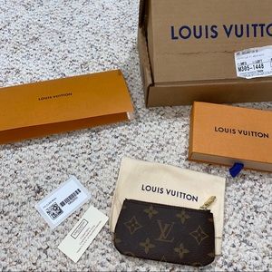 BRAND NEW! AUTHENTIC LOUIS VUITTON KEY POUCH